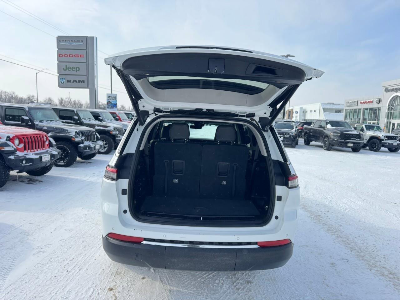 2022 Jeep Grand Cherokee L LimitedLIMITED, 3.6L V6, 4X4, SUNROOF, ALLOYS, 1-O Photo