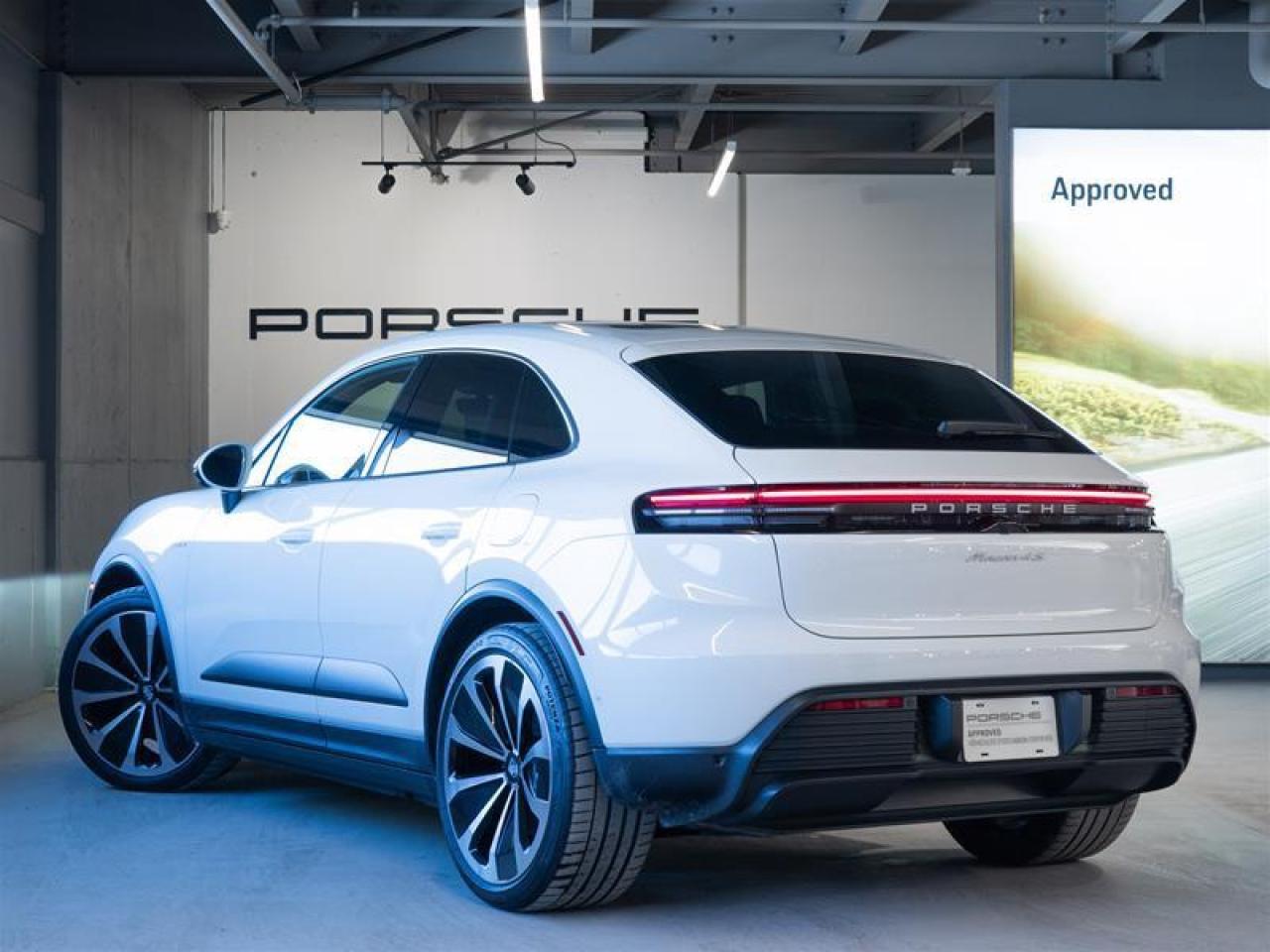 2025 Porsche Macan Electric 4S AWD Photo2