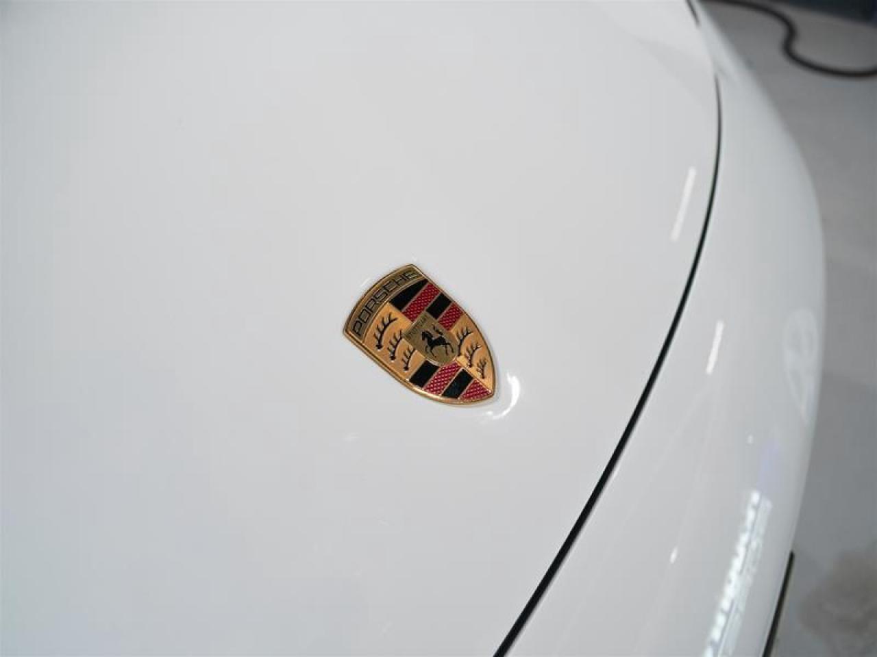 2025 Porsche Macan Electric 4S AWD Photo