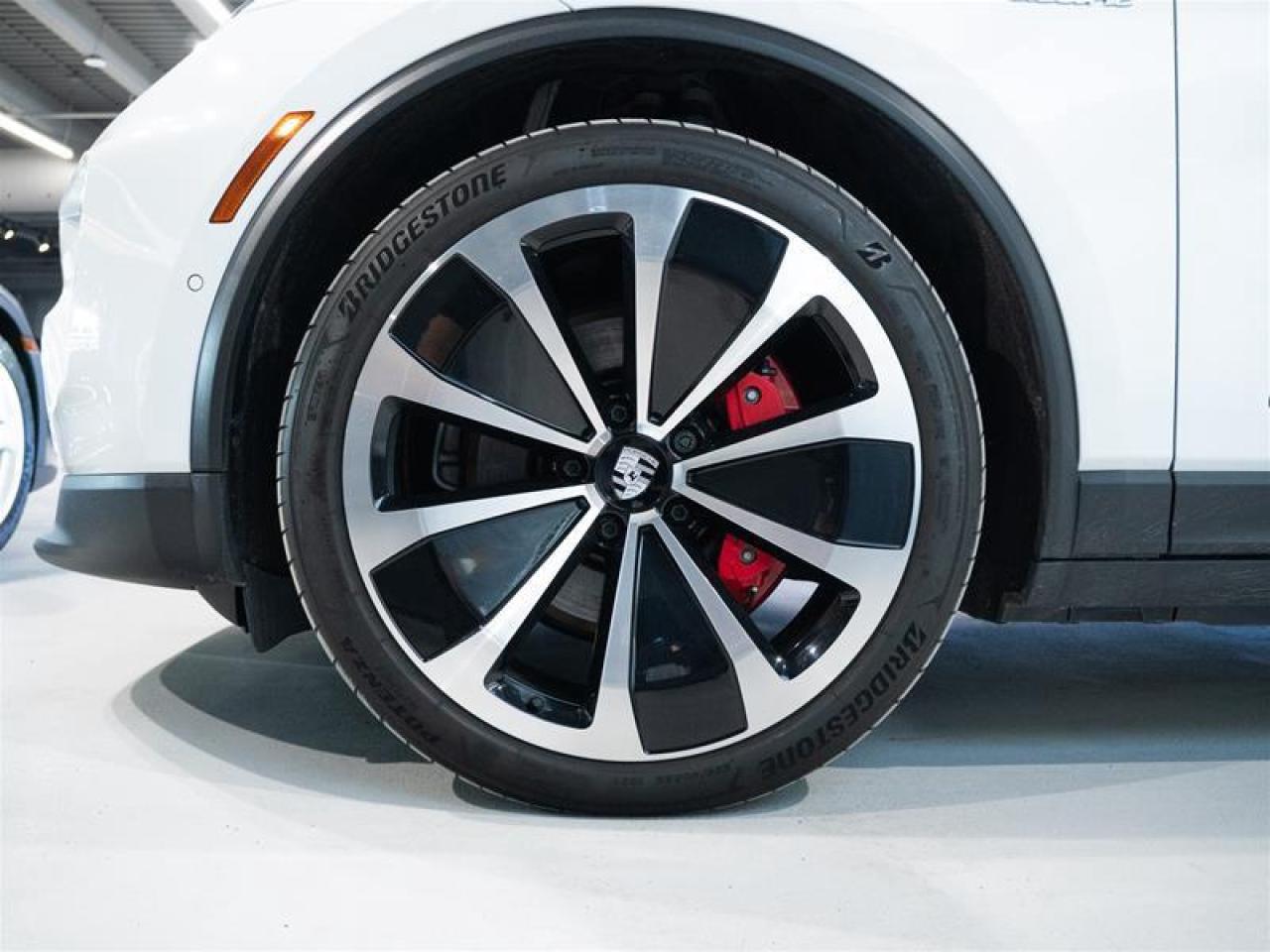 2025 Porsche Macan Electric 4S AWD Photo