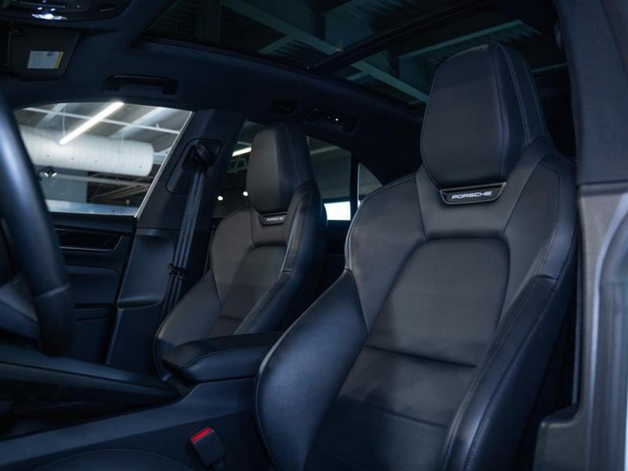 2025 Porsche Macan Electric 4S AWD Photo