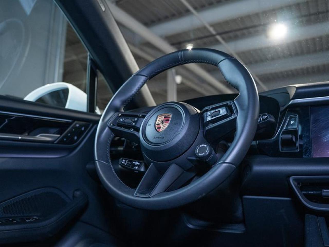 2025 Porsche Macan Electric 4S AWD Photo