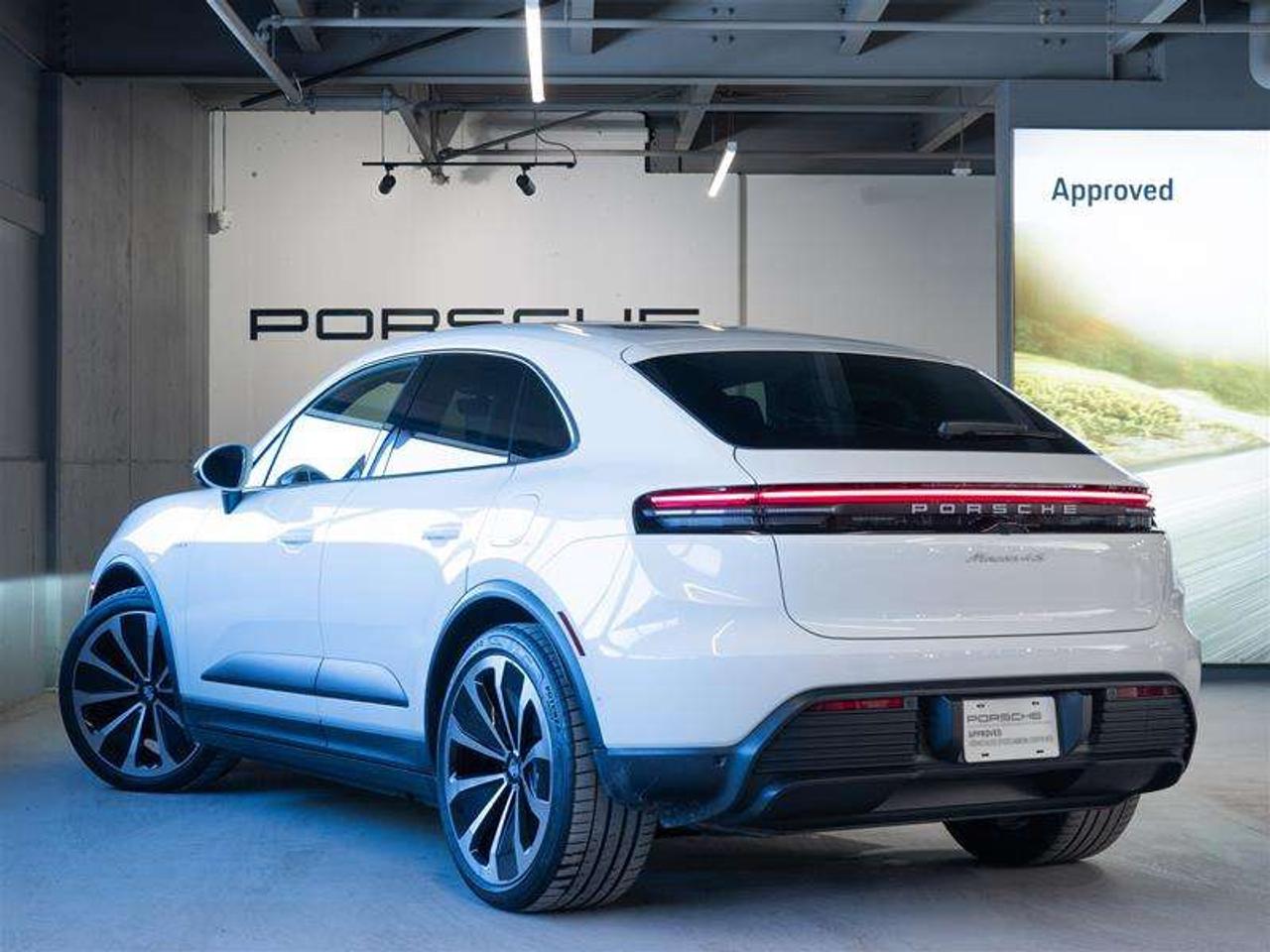 2025 Porsche Macan Electric 4S AWD Photo