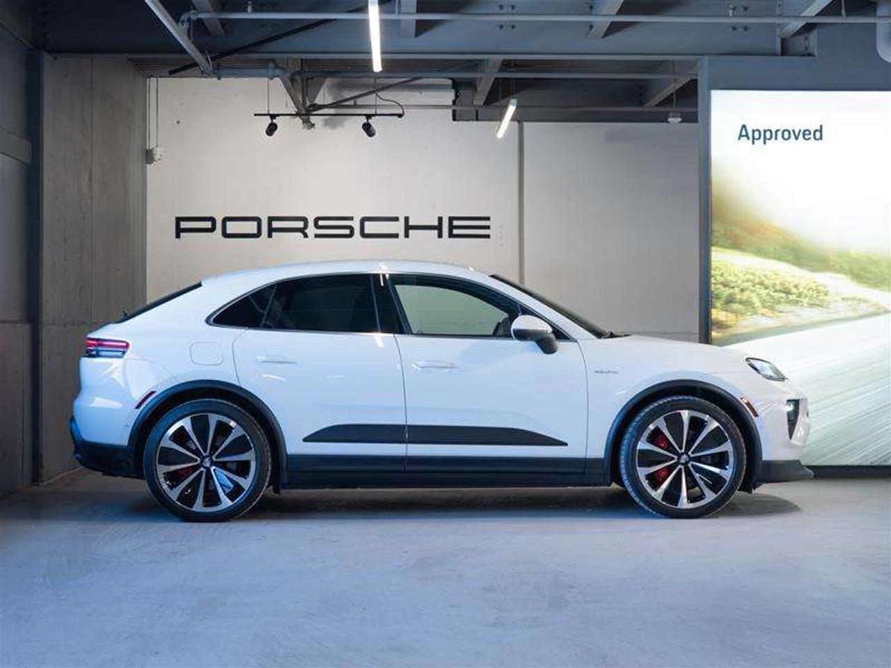 2025 Porsche Macan Electric 4S AWD Photo