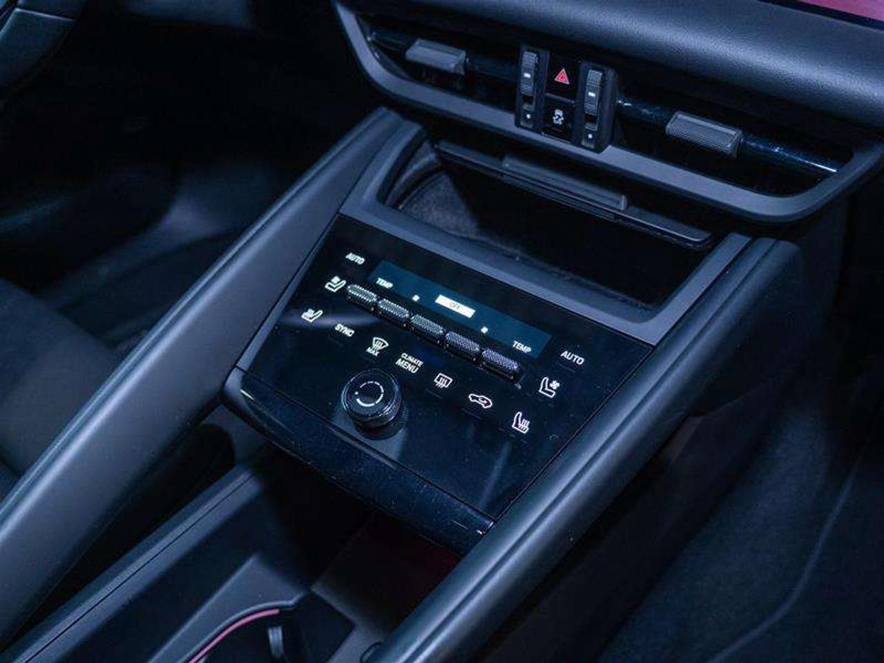 2025 Porsche Macan Electric 4S AWD Photo