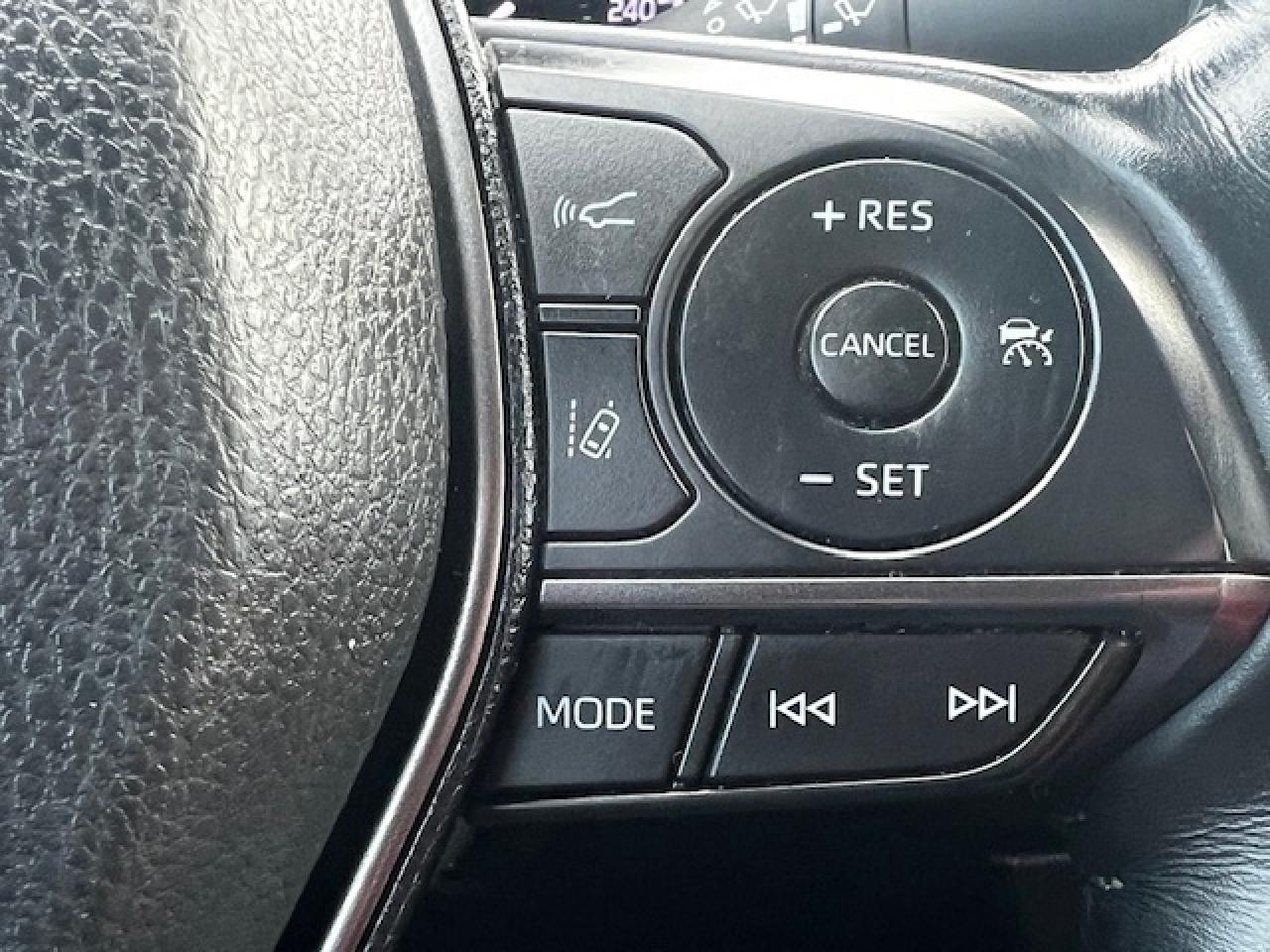 2021 Toyota Camry Hybrid XSE Auto Photo