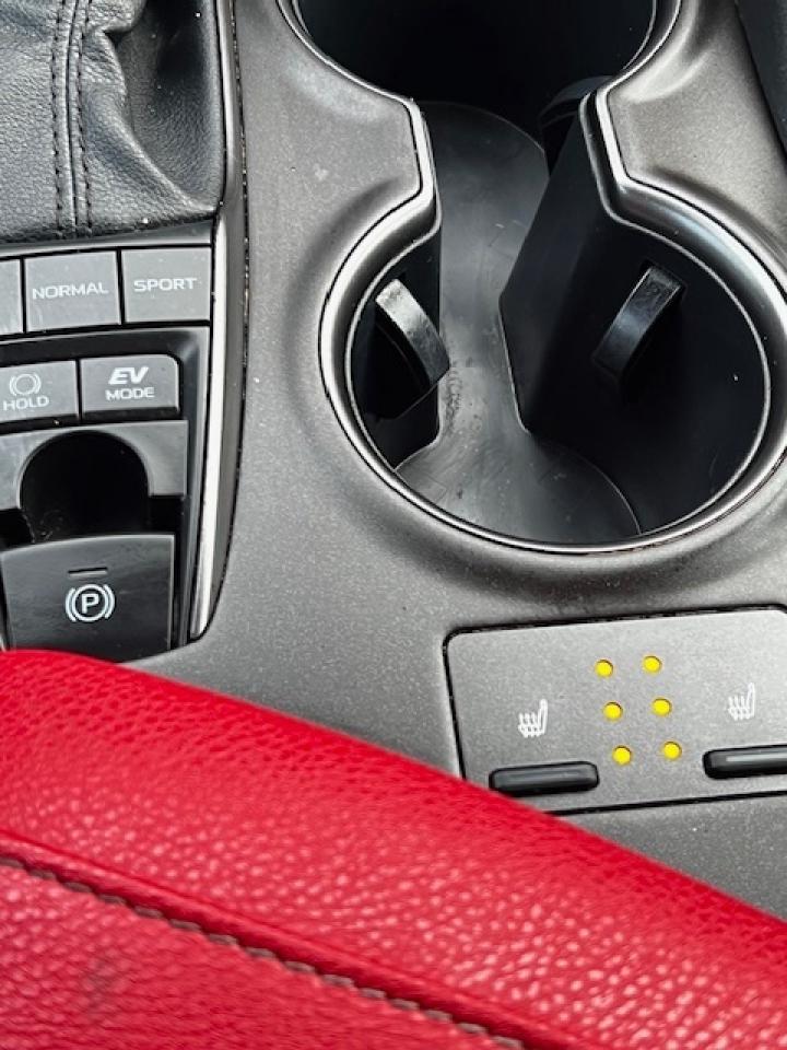 2021 Toyota Camry Hybrid XSE Auto Photo