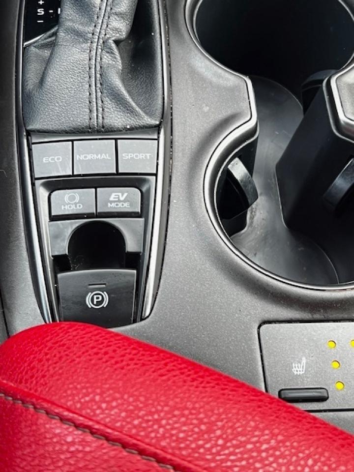 2021 Toyota Camry Hybrid XSE Auto Photo