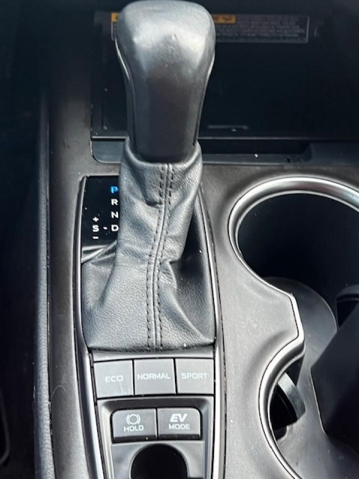 2021 Toyota Camry Hybrid XSE Auto Photo