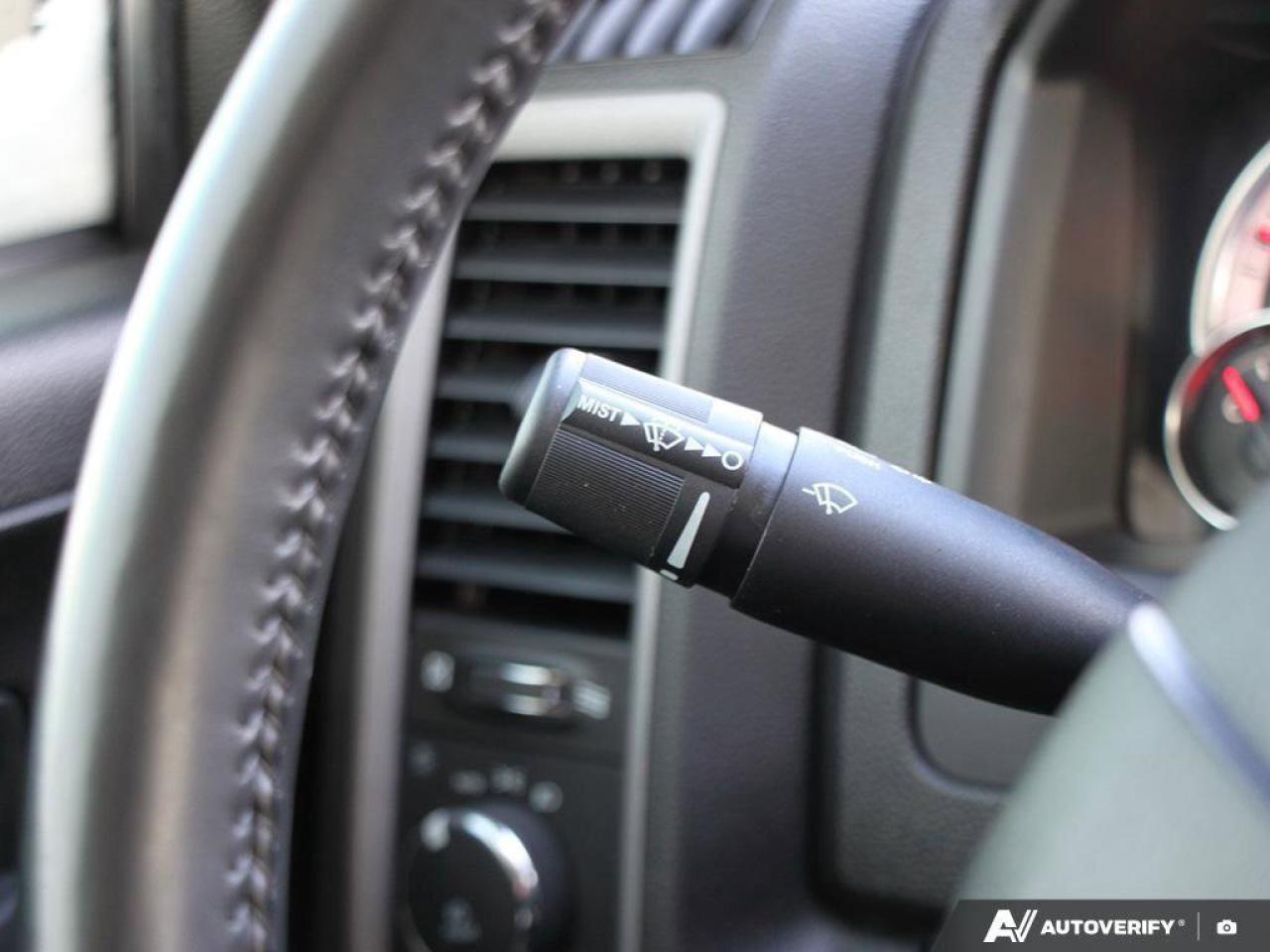 2023 RAM 1500 Classic ExpressCLASSIC EXPRESS, 5.7L HEMI V8, ALLOYS, CLOT Photo