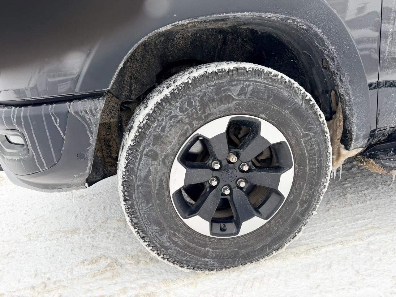 2022 RAM 1500 RebelREBEL, 5.7L HEMI V8, 4X4, CREW, ALLOYS, 1-OWN Photo2