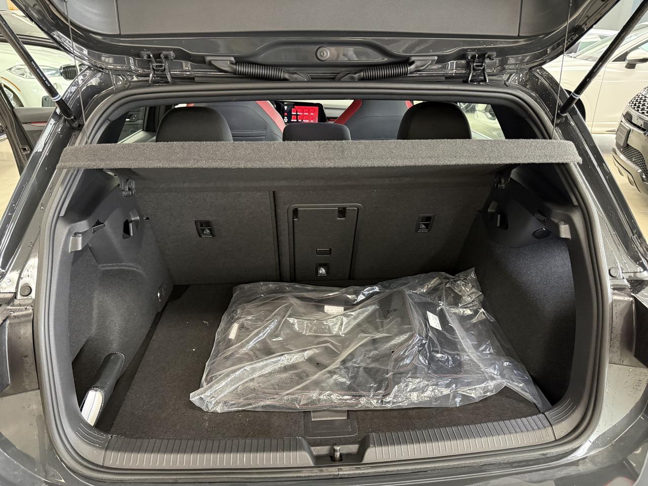 2023 Volkswagen Golf GTI 40th Anniversary Auto Photo