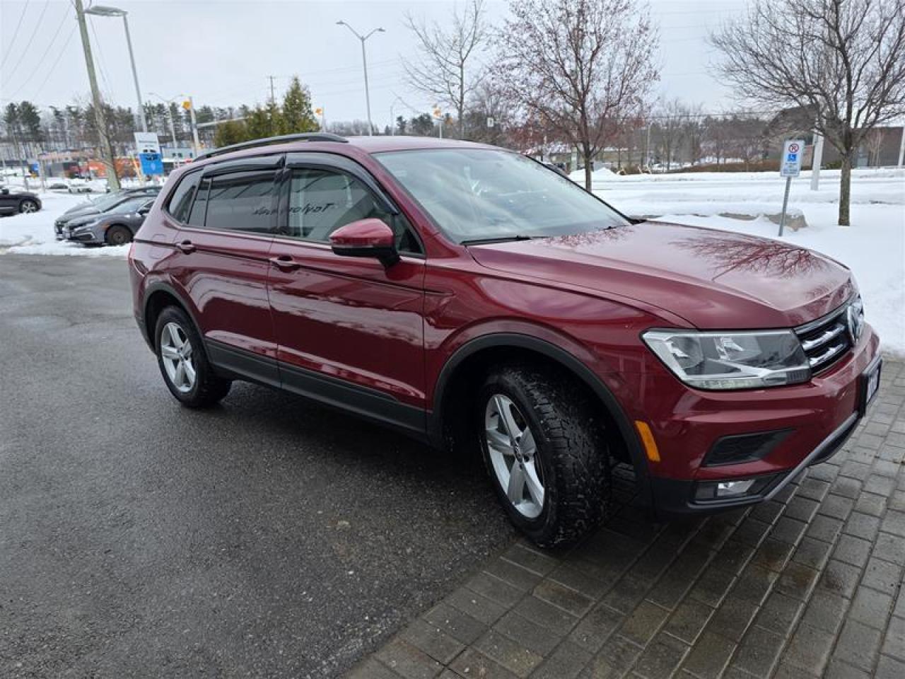 2018 Volkswagen Tiguan Trendline 2.0T 8sp at w/Tip 4M W/Winter tire pkg Photo4