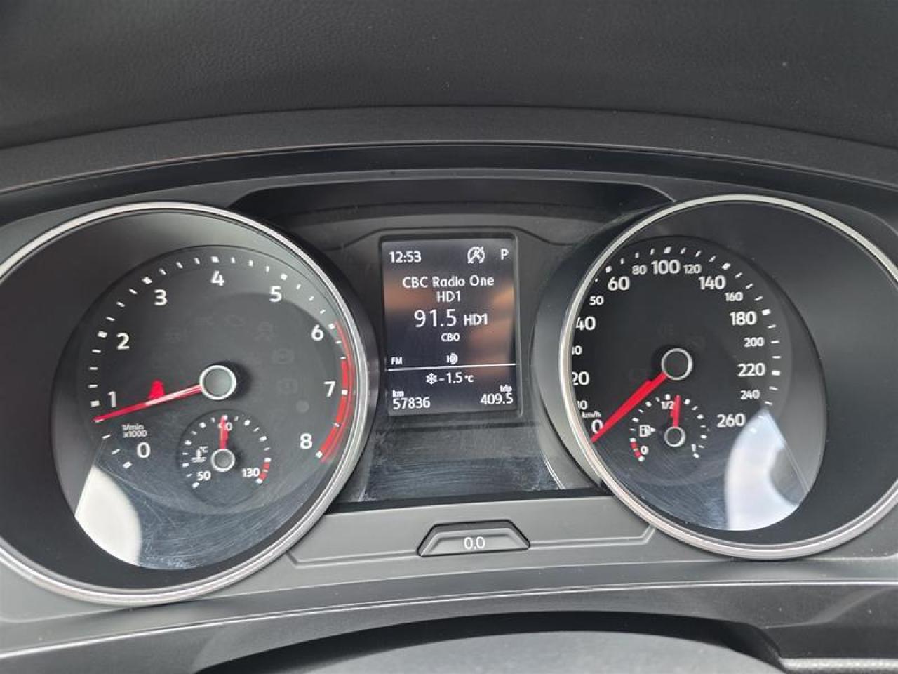 2018 Volkswagen Tiguan Trendline 2.0T 8sp at w/Tip 4M W/Winter tire pkg Photo