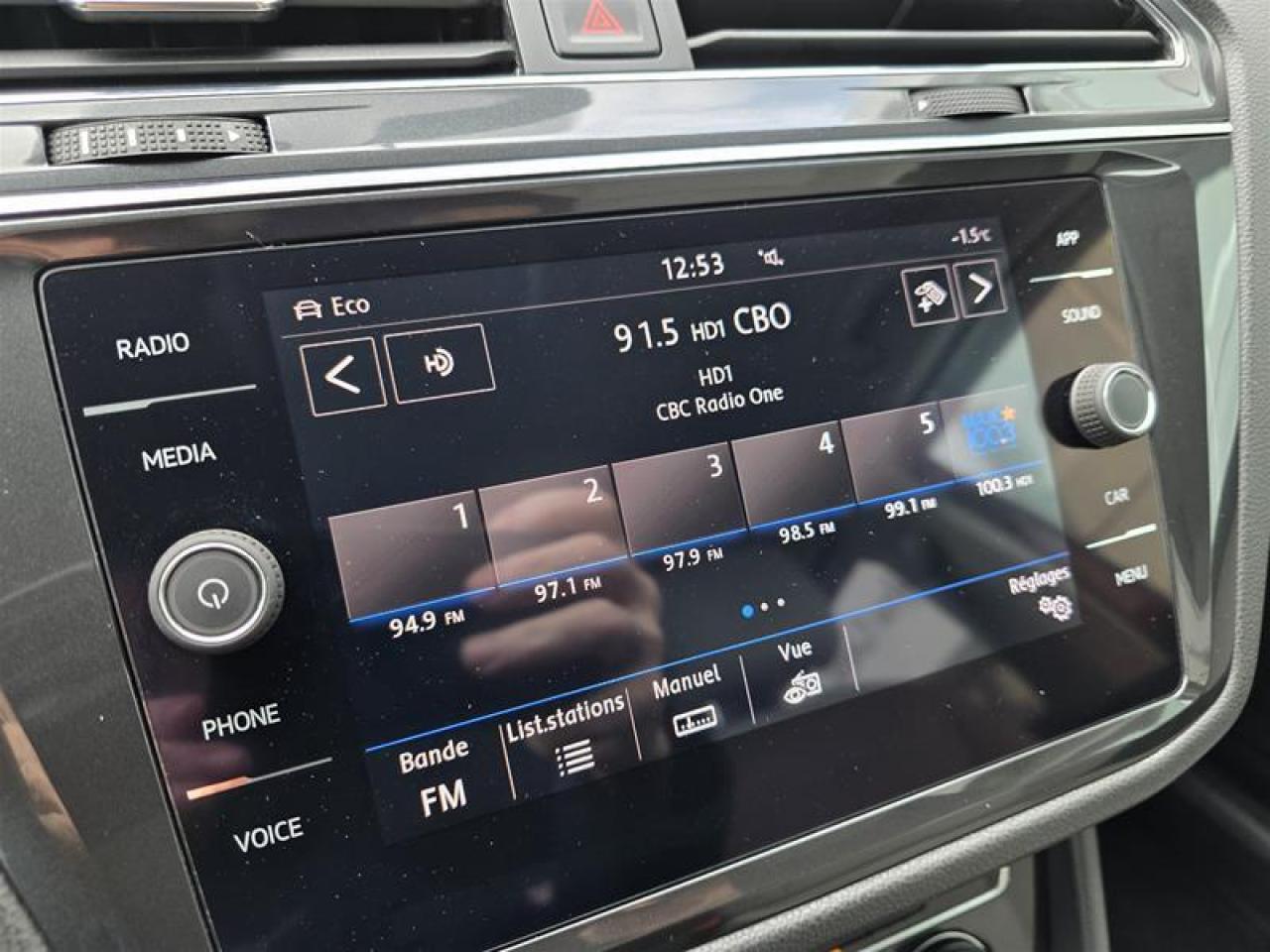 2018 Volkswagen Tiguan Trendline 2.0T 8sp at w/Tip 4M W/Winter tire pkg Photo