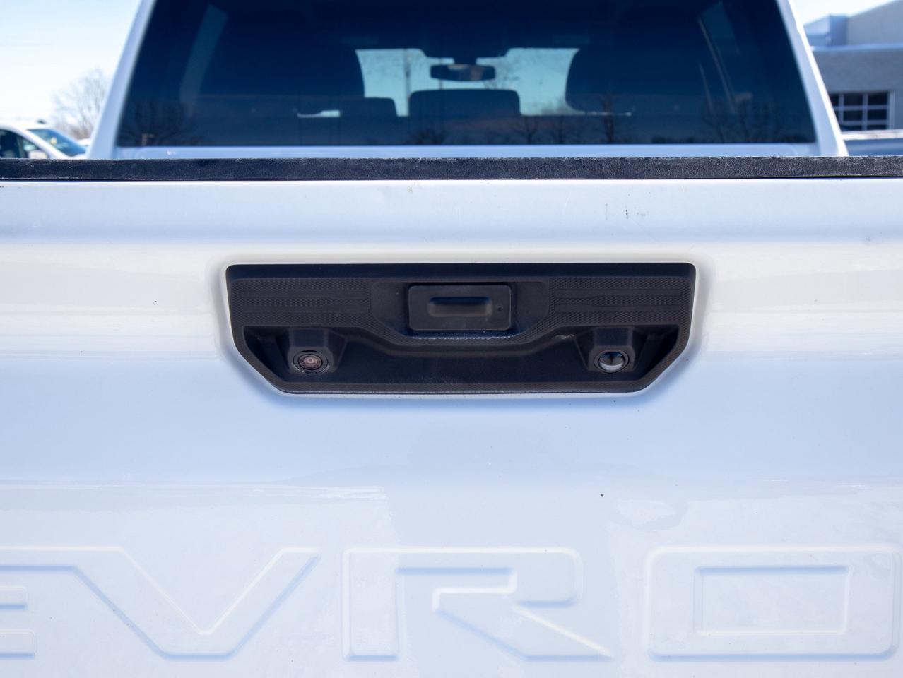 2023 Chevrolet SILVERADO 2500HD LT- 6.6L V8    Integrated Trailer Brake Controller Photo