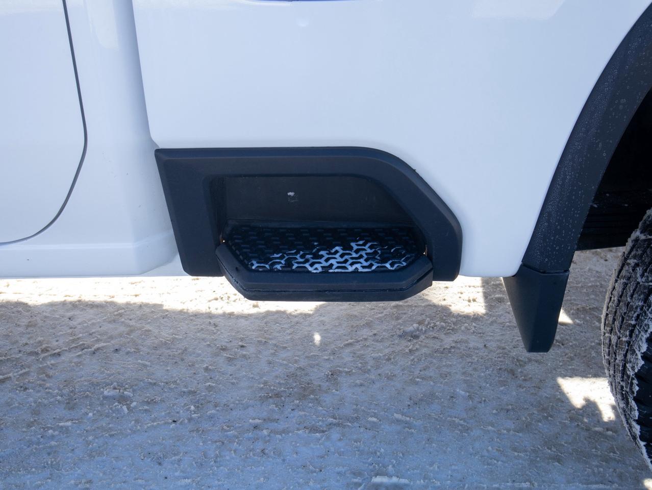 2023 Chevrolet SILVERADO 2500HD LT- 6.6L V8    Integrated Trailer Brake Controller Photo