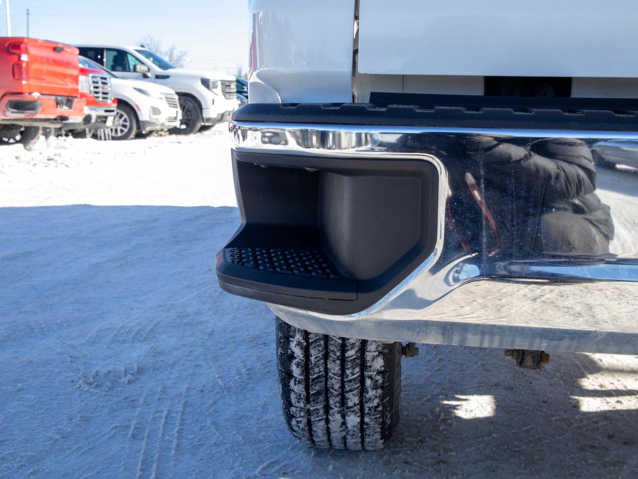 2023 Chevrolet SILVERADO 2500HD LT- 6.6L V8    Integrated Trailer Brake Controller Photo