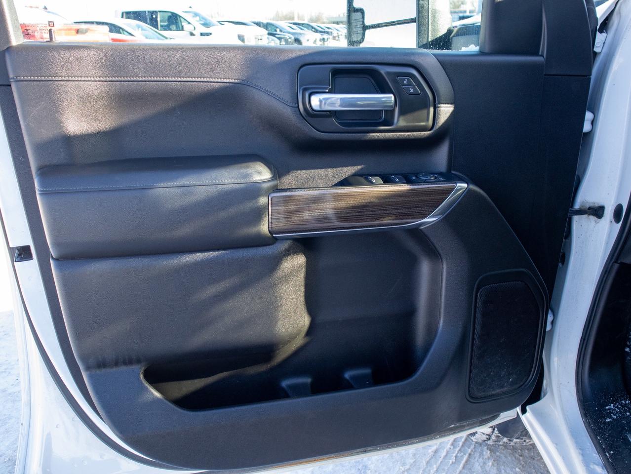 2023 Chevrolet SILVERADO 2500HD LT- 6.6L V8    Integrated Trailer Brake Controller Photo