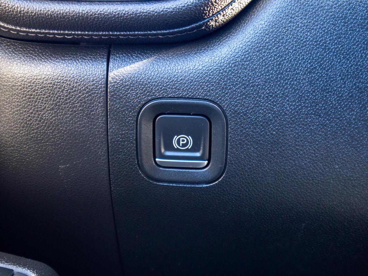 2023 Chevrolet SILVERADO 2500HD LT- 6.6L V8    Integrated Trailer Brake Controller Photo