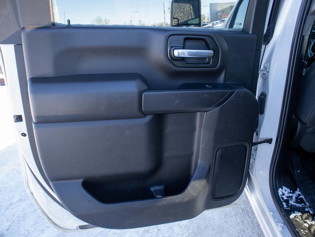 2023 Chevrolet SILVERADO 2500HD LT- 6.6L V8    Integrated Trailer Brake Controller Photo