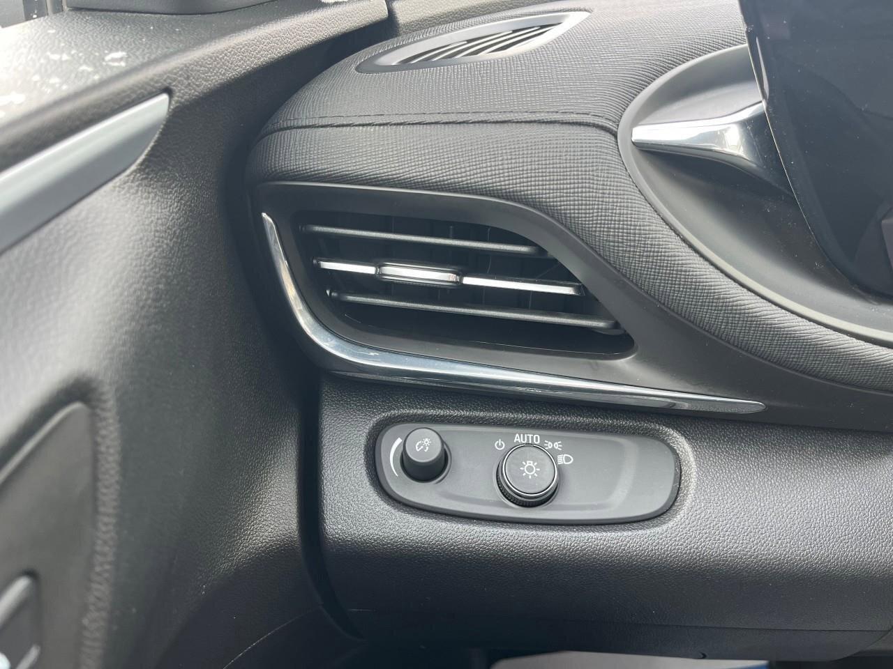 2025 Buick Envista PreferredPREFERRED, 1.2L, FWD, CLOTH, ALLOYS, 1-OW Photo