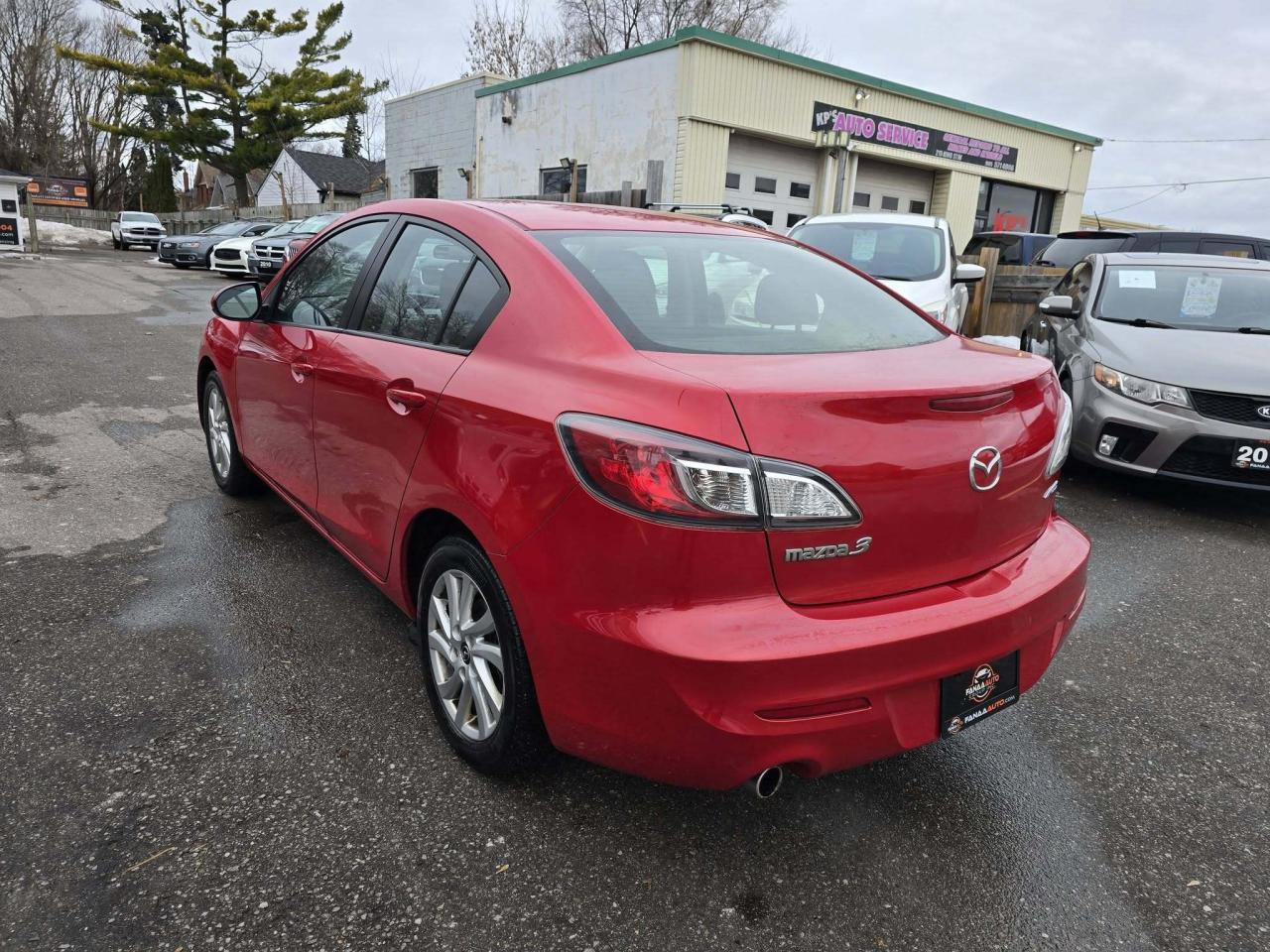 2013 Mazda MAZDA3 4dr Sdn Auto GS-SKY Photo