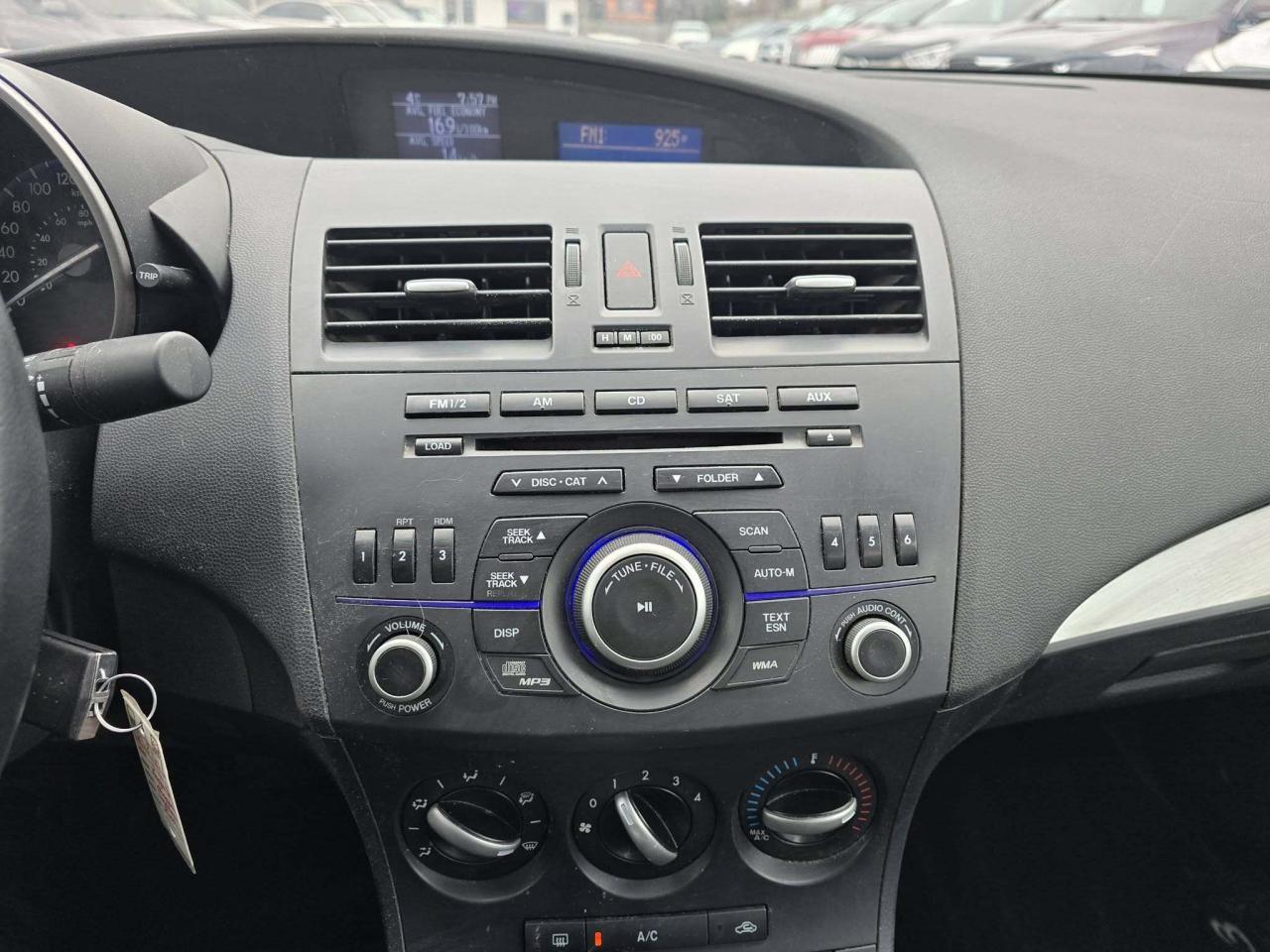 2013 Mazda MAZDA3 4dr Sdn Auto GS-SKY Photo