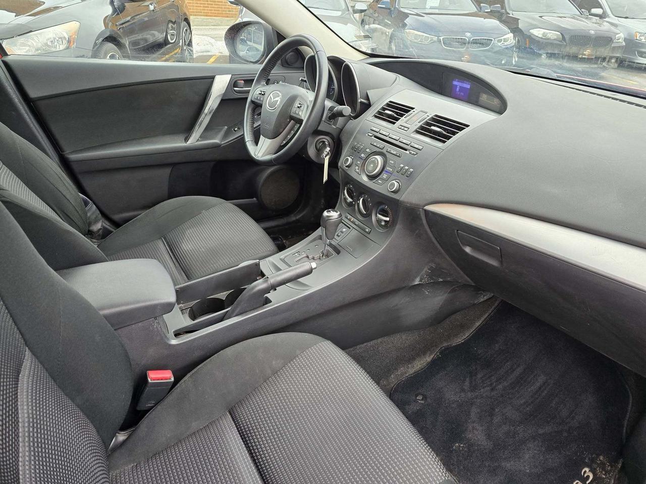 2013 Mazda MAZDA3 4dr Sdn Auto GS-SKY Photo