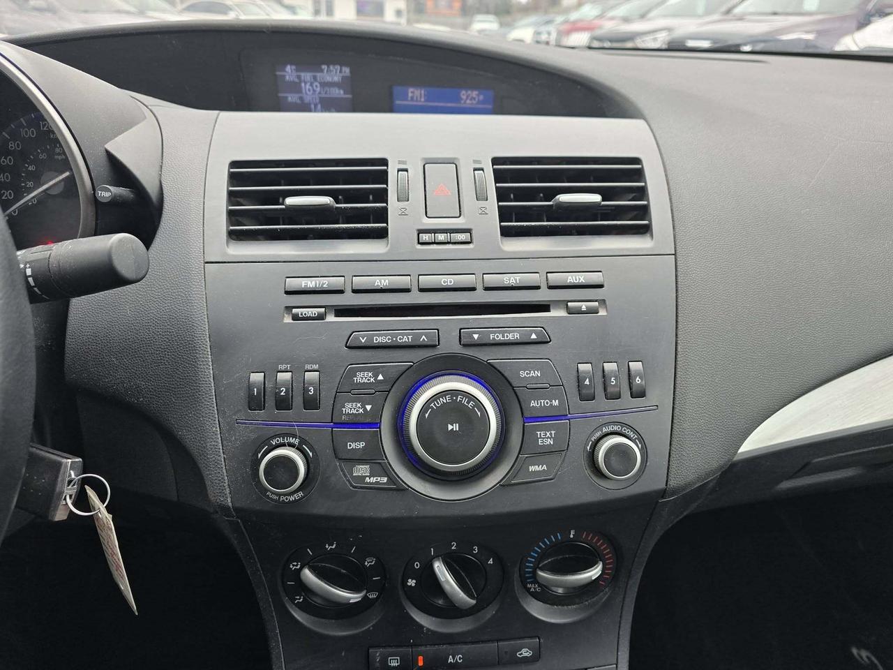 2013 Mazda MAZDA3 4dr Sdn Auto GS-SKY Photo