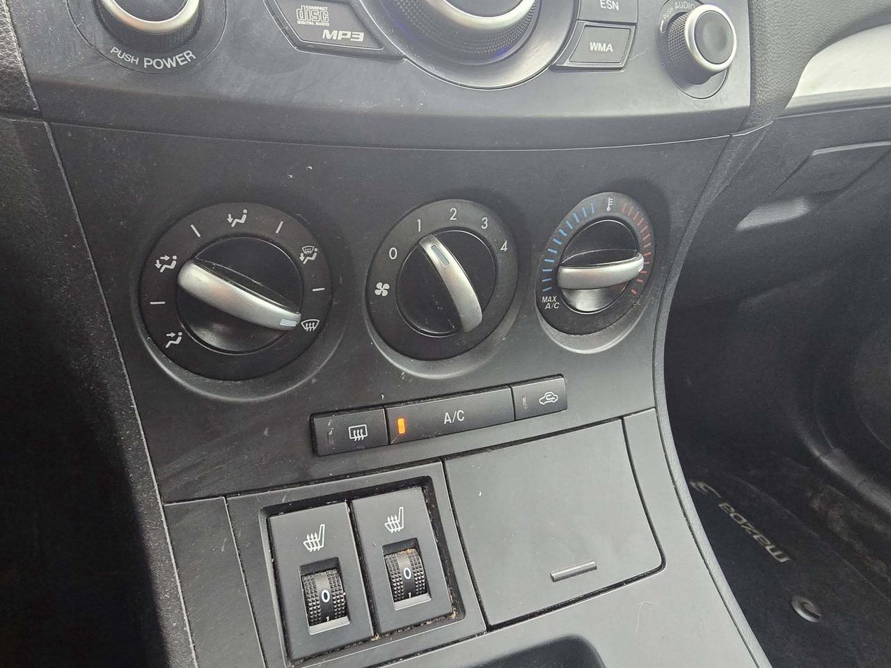 2013 Mazda MAZDA3 4dr Sdn Auto GS-SKY Photo