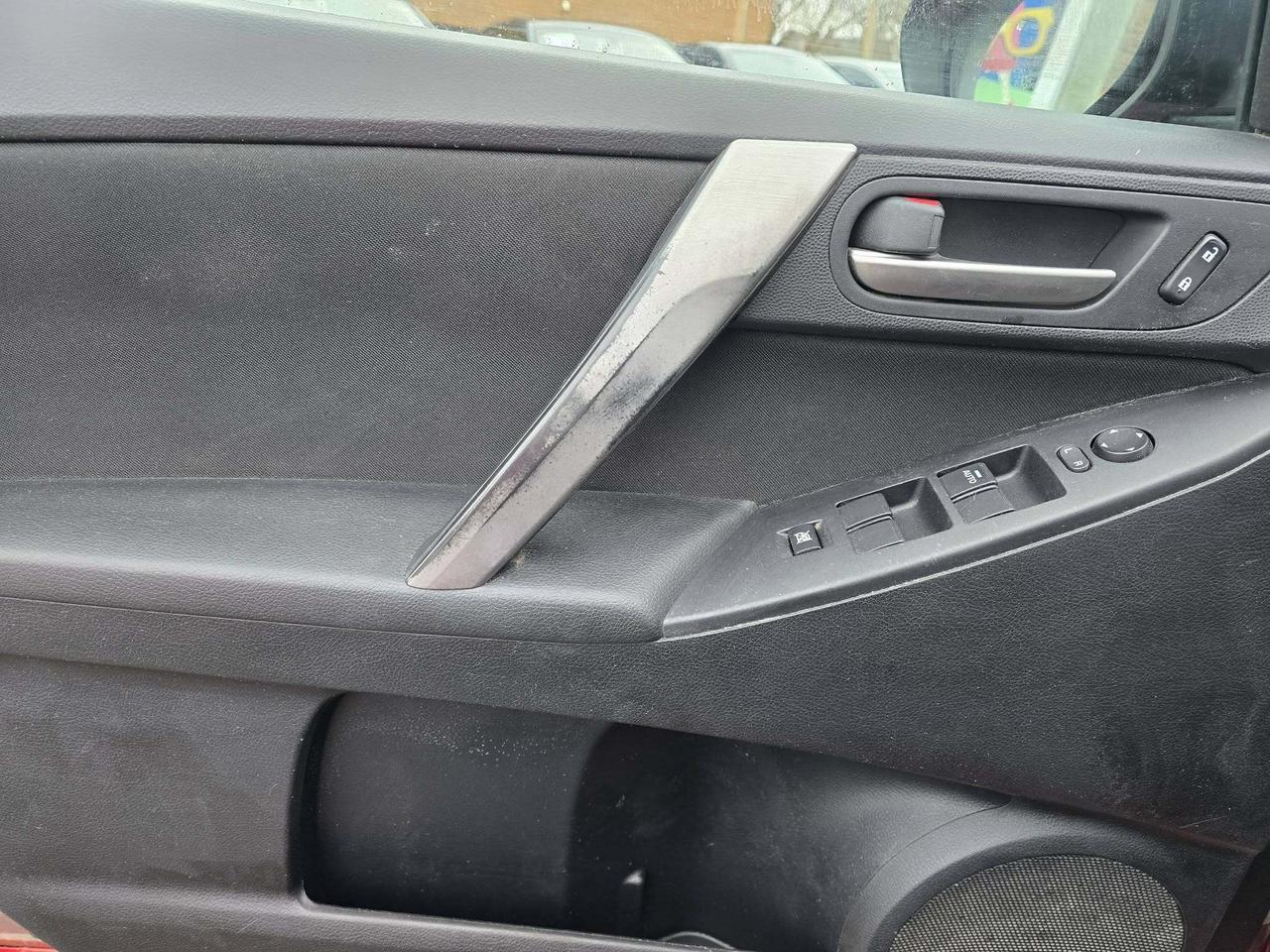 2013 Mazda MAZDA3 4dr Sdn Auto GS-SKY Photo