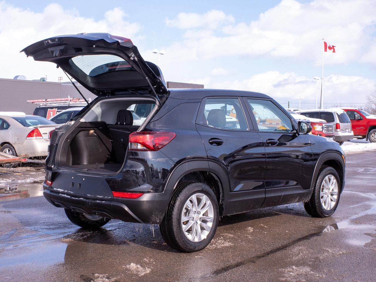 2023 Chevrolet TrailBlazer LS - 7-Inch Infotainment Touchscreen Photo