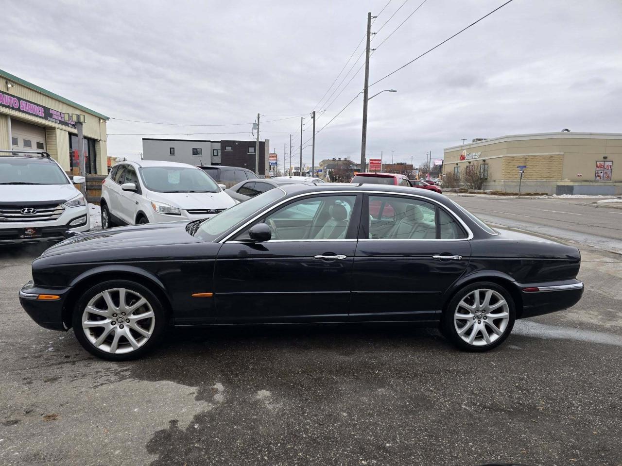 2004 Jaguar XJ8  Photo