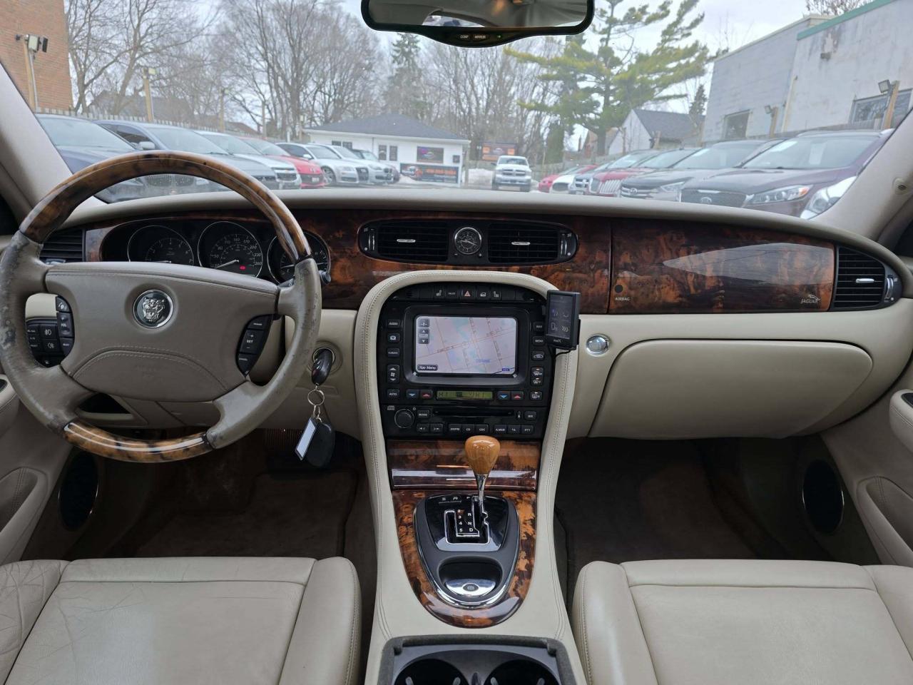 2004 Jaguar XJ8  Photo