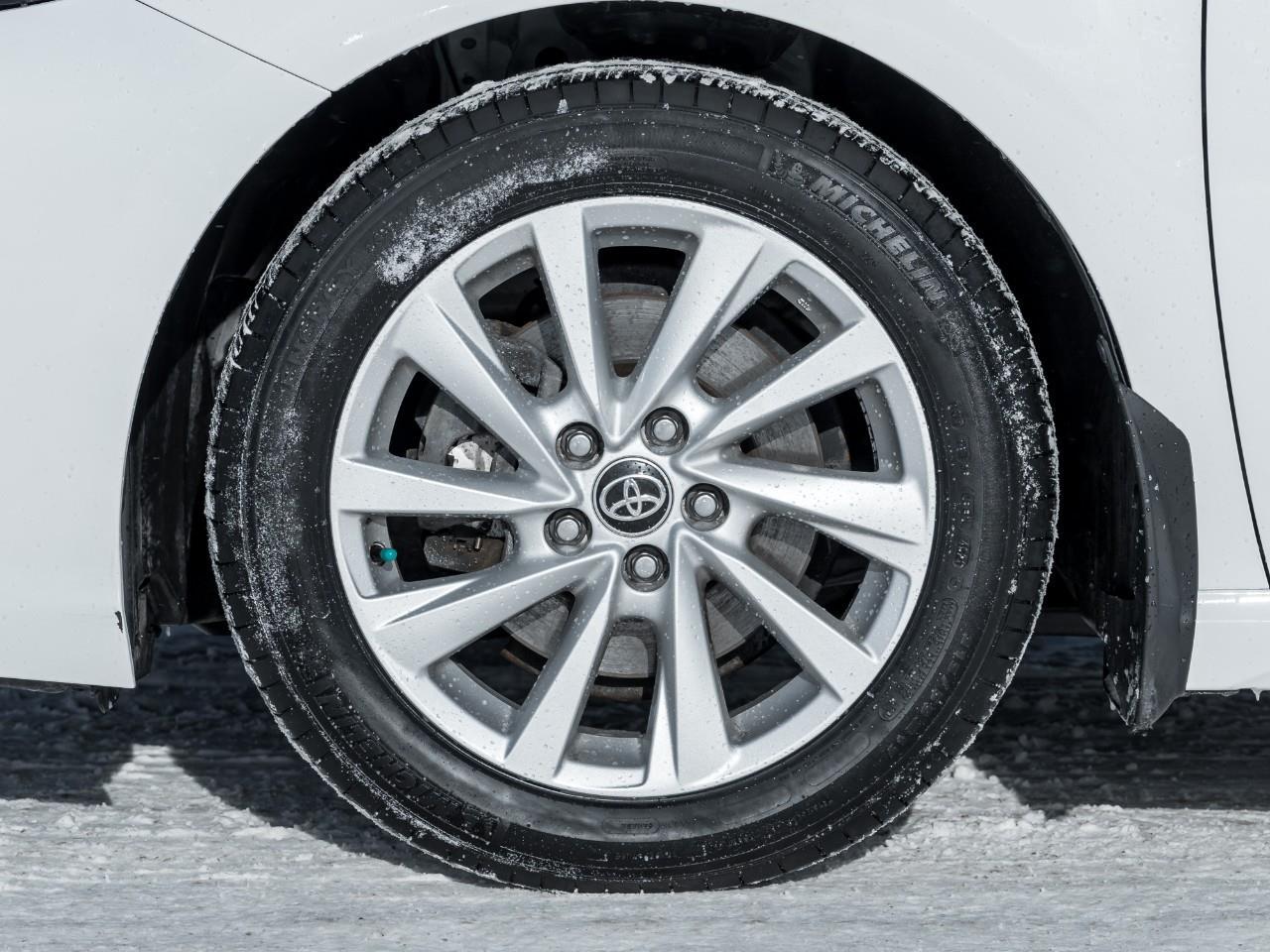 2022 Toyota Camry SE 4dr All-Wheel Drive Sedan Photo4