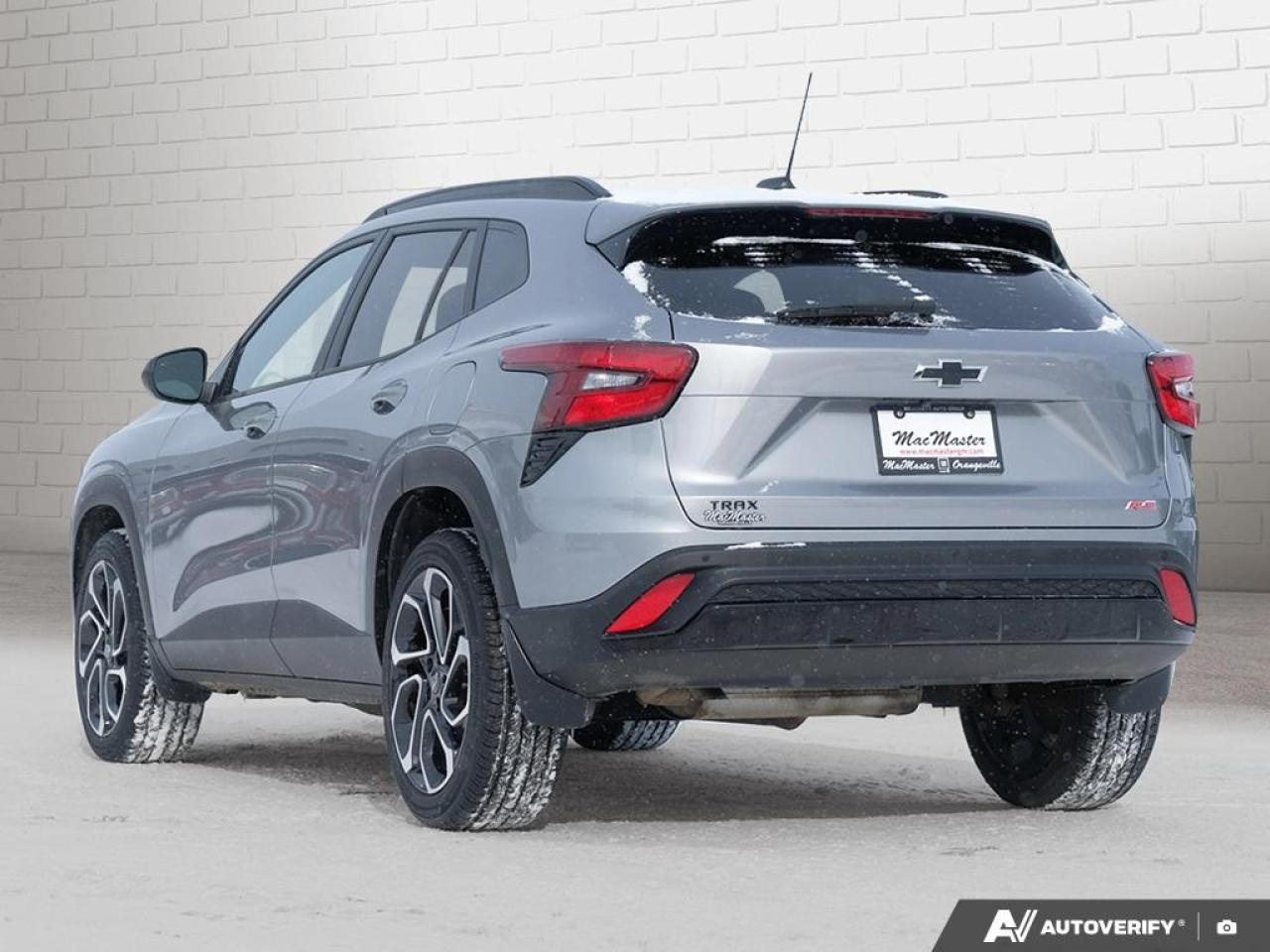 2025 Chevrolet Trax FWD 4dr 2RS Photo2