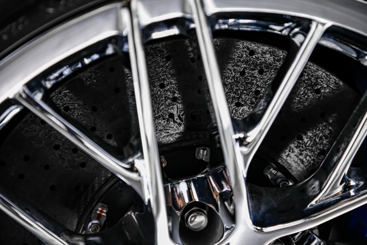 2010 Chevrolet Corvette ZR1 w/3ZR 638HP 6.2L LS9  CARBONCERAMIC HUD LOWKMS Photo