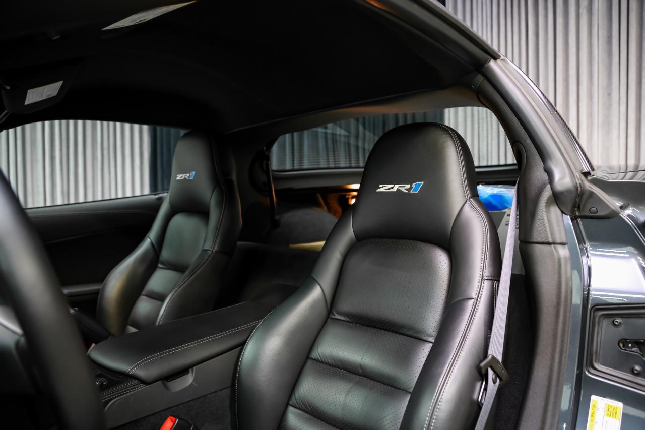 2010 Chevrolet Corvette ZR1 w/3ZR 638HP 6.2L LS9  CARBONCERAMIC HUD LOWKMS Photo