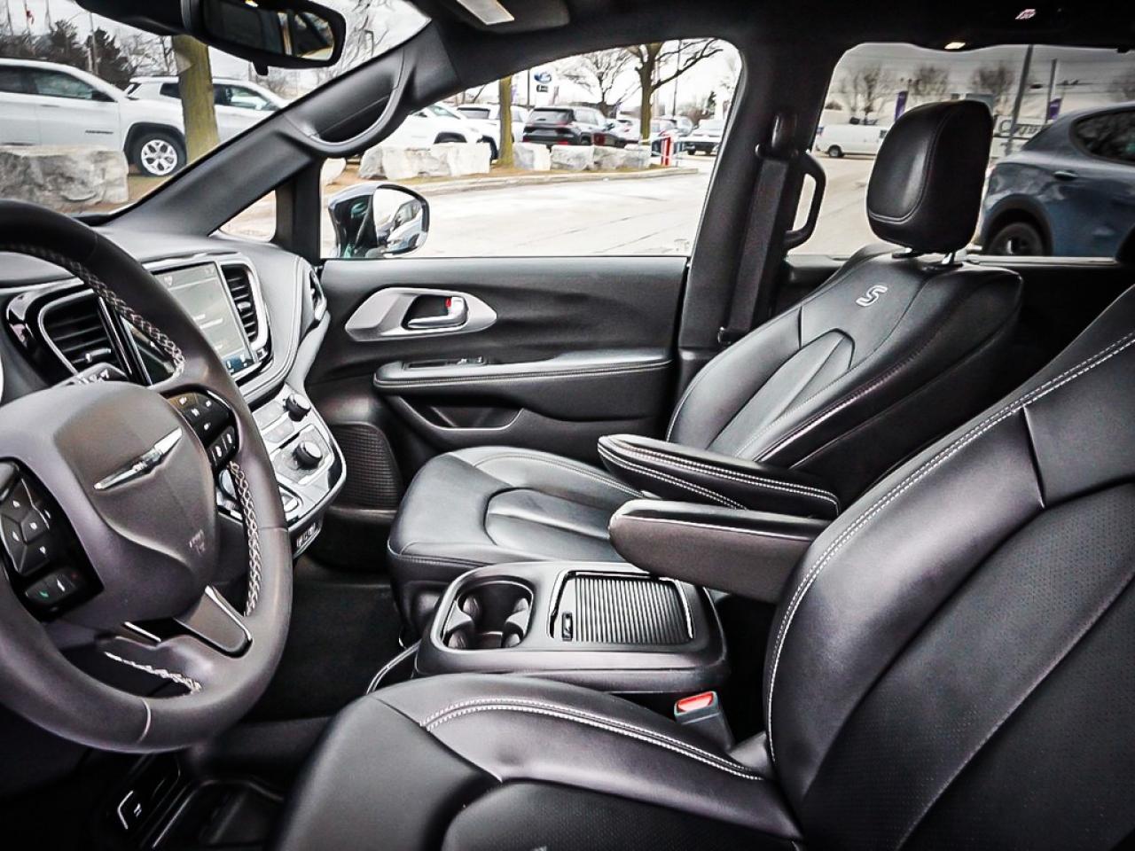 2024 Chrysler Pacifica  Photo