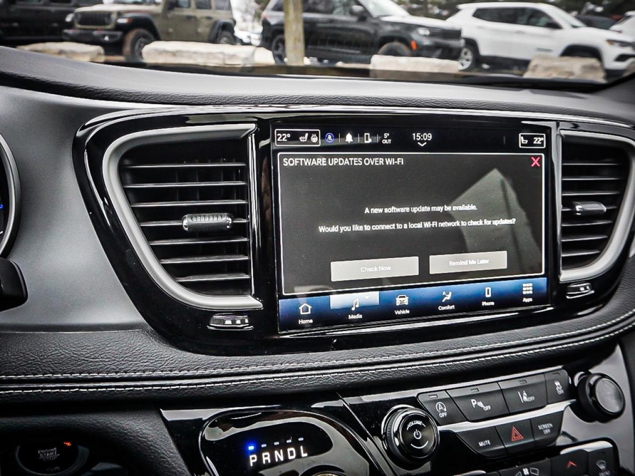 2024 Chrysler Pacifica  Photo