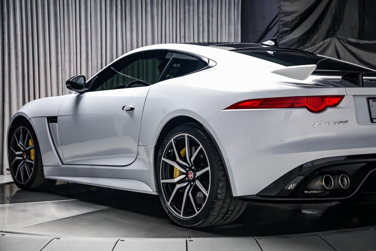 2017 Jaguar F-Type SVR AWD V8 SC 575HP CARBONCERAMIC NOACCIDNT 1OWNER Photo