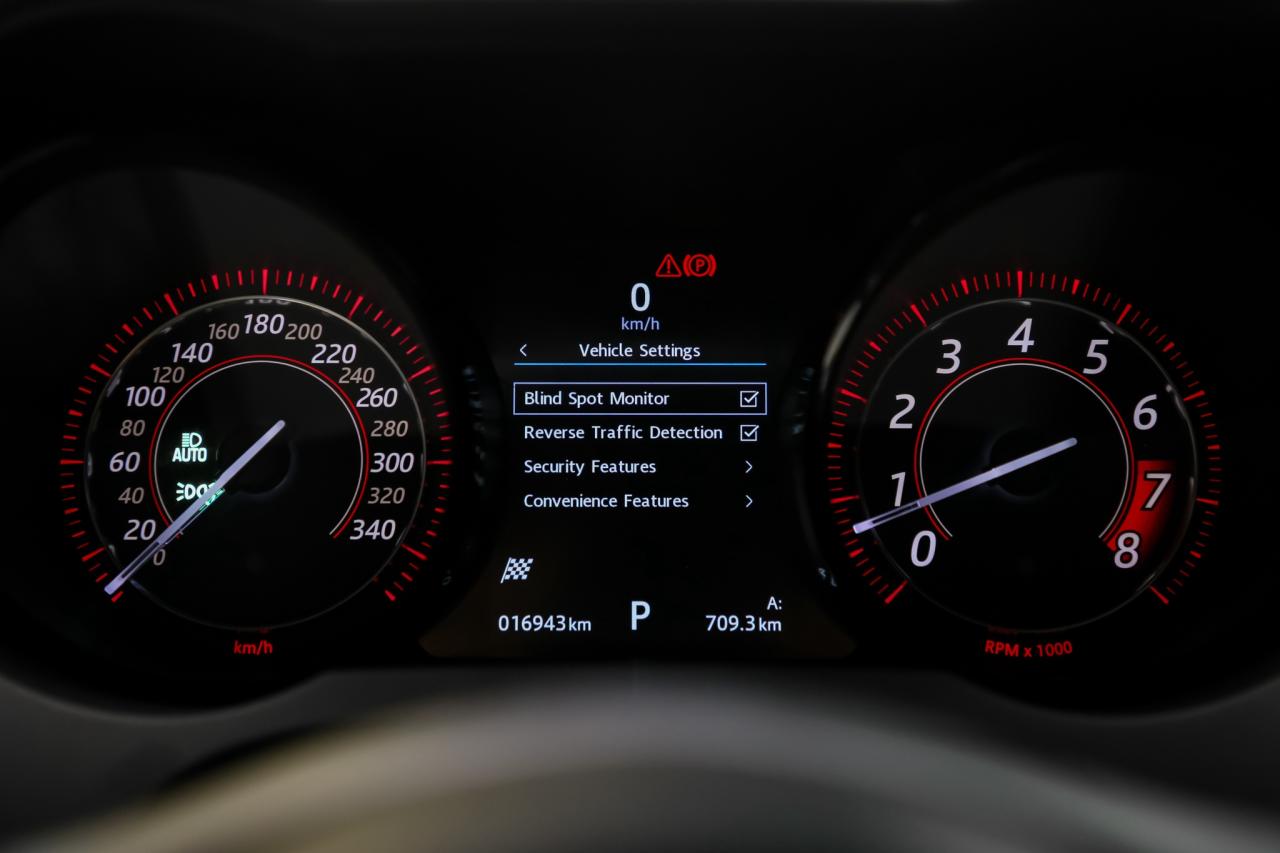 2017 Jaguar F-Type SVR AWD V8 SC 575HP CARBONCERAMIC NOACCIDNT 1OWNER Photo