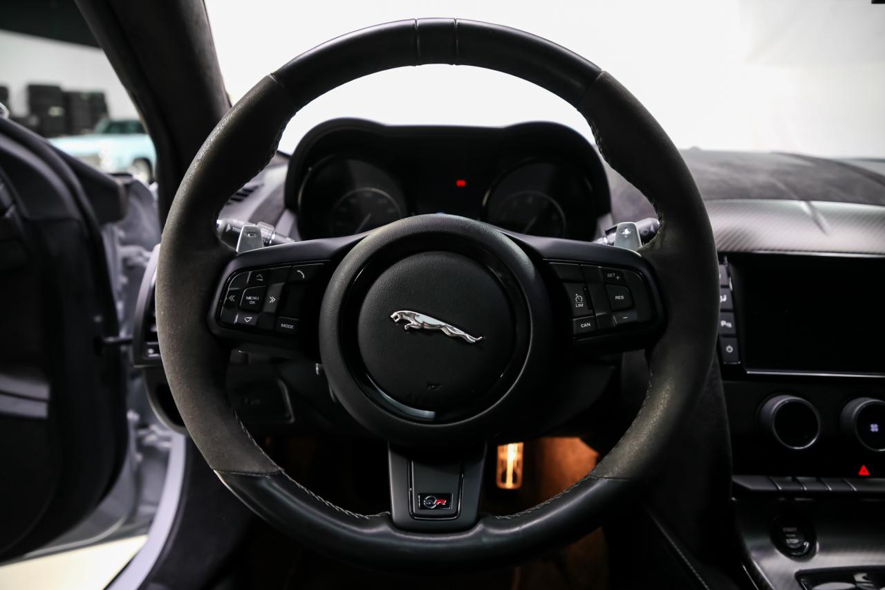 2017 Jaguar F-Type SVR AWD V8 SC 575HP CARBONCERAMIC NOACCIDNT 1OWNER Photo