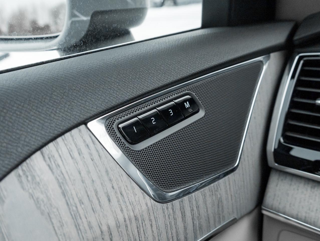 2024 Volvo XC90 B6 AWD Plus 7-Seater  21" ALLOY WHEEL  VOLVO CPO Photo