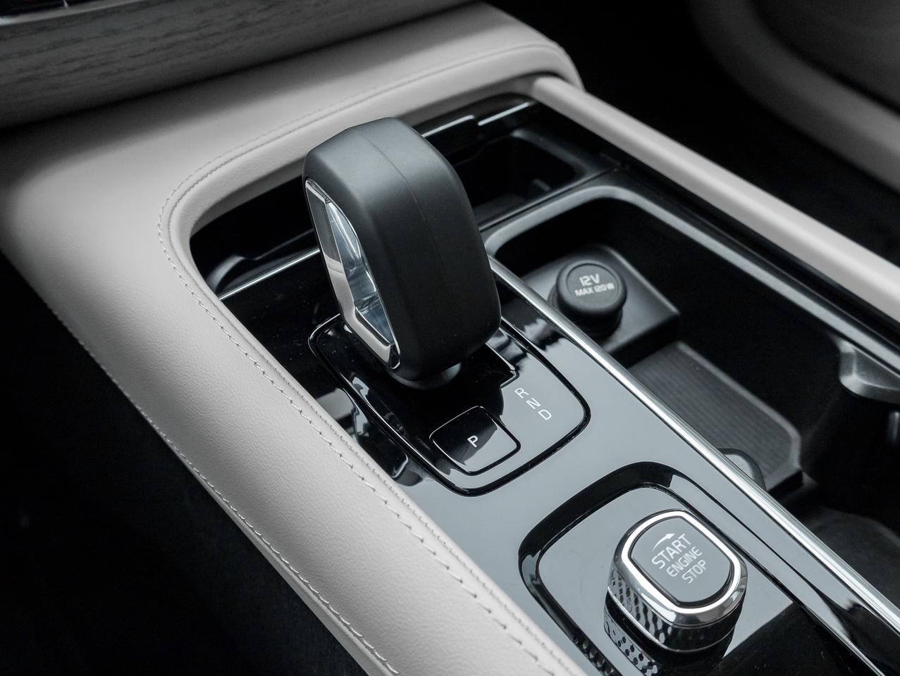 2024 Volvo XC90 B6 AWD Plus 7-Seater  21" ALLOY WHEEL  VOLVO CPO Photo