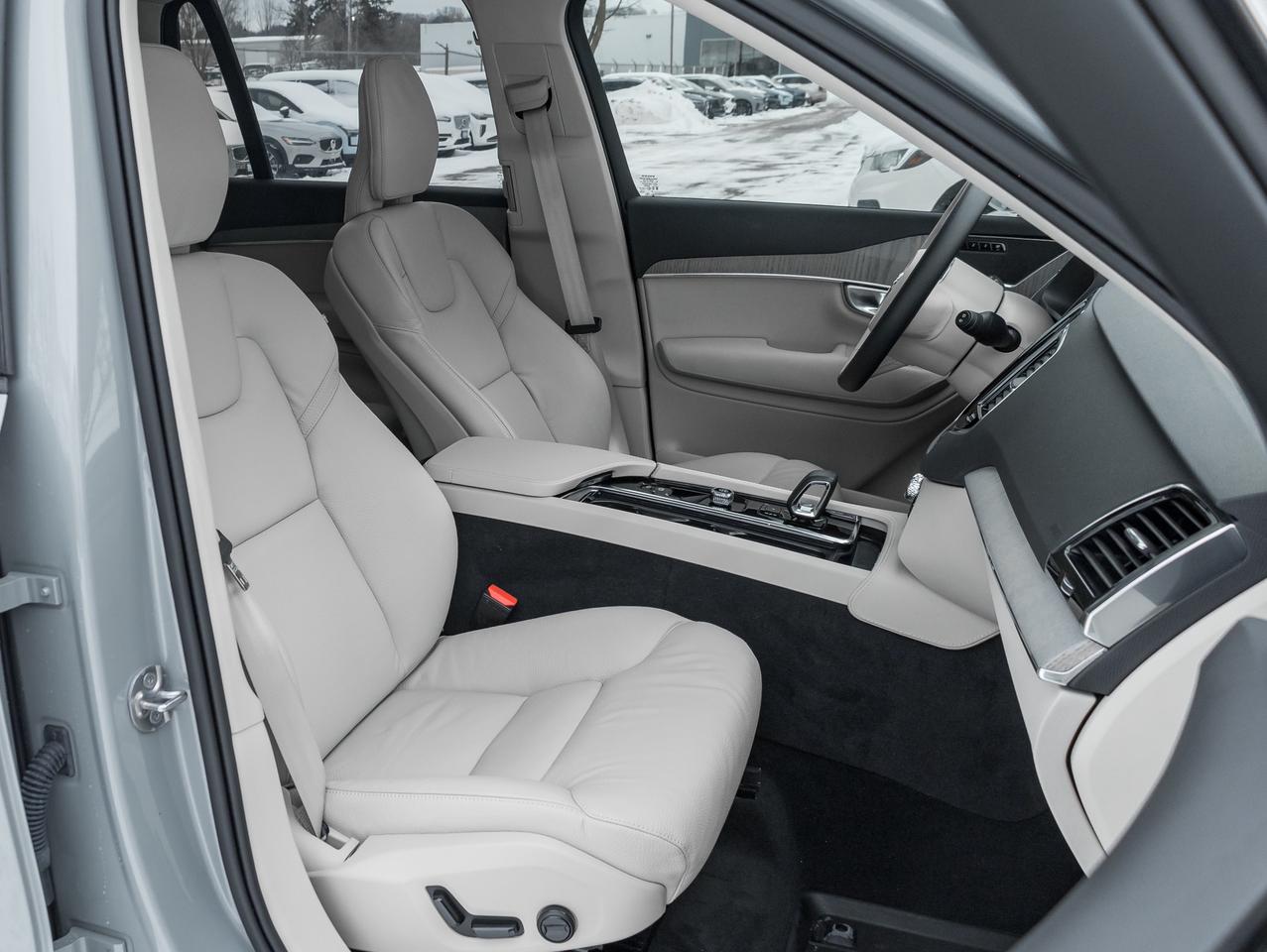 2024 Volvo XC90 B6 AWD Plus 7-Seater  21" ALLOY WHEEL  VOLVO CPO Photo