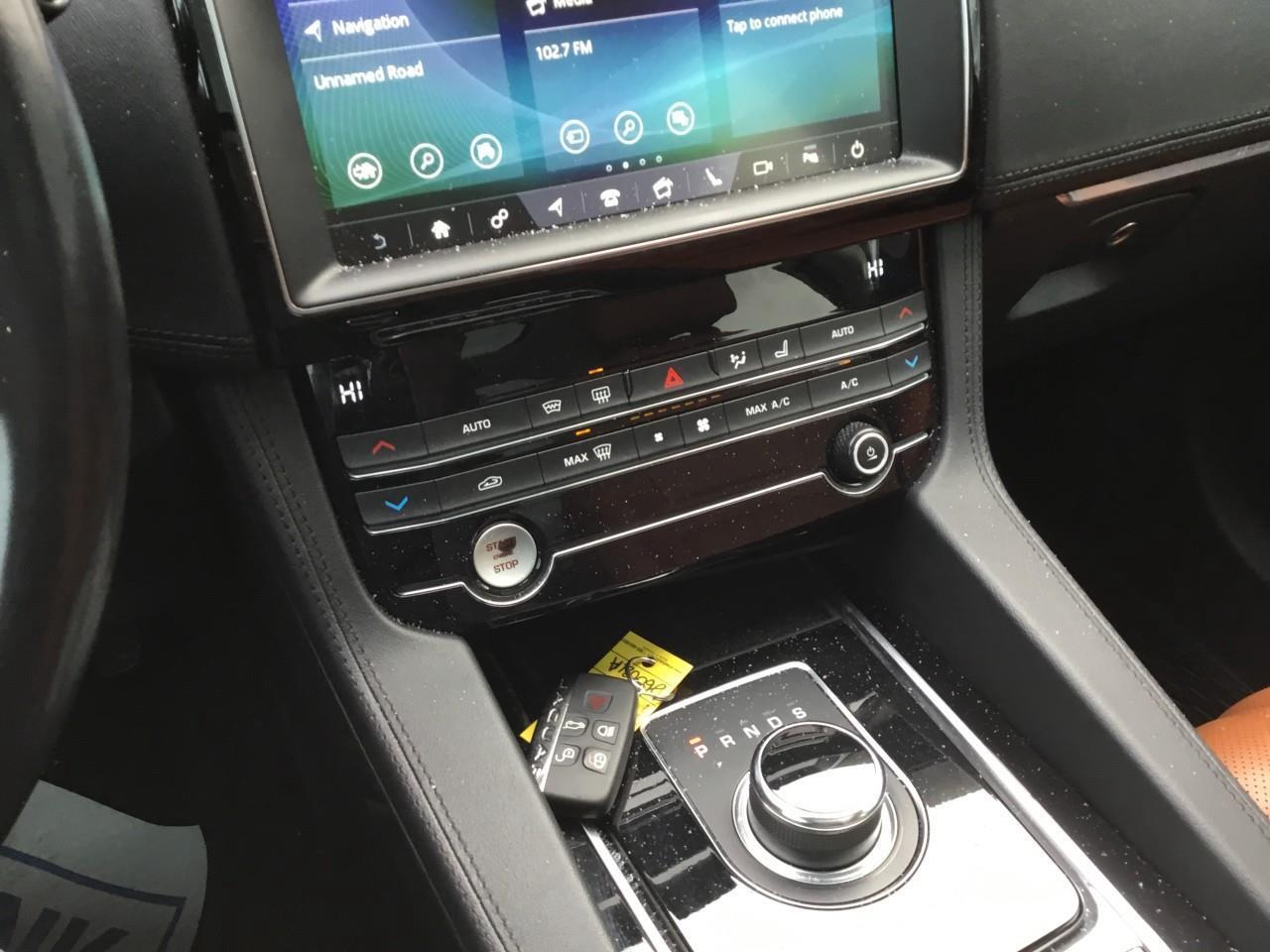 2020 Jaguar F-PACE 30T PORTFOLIO Photo