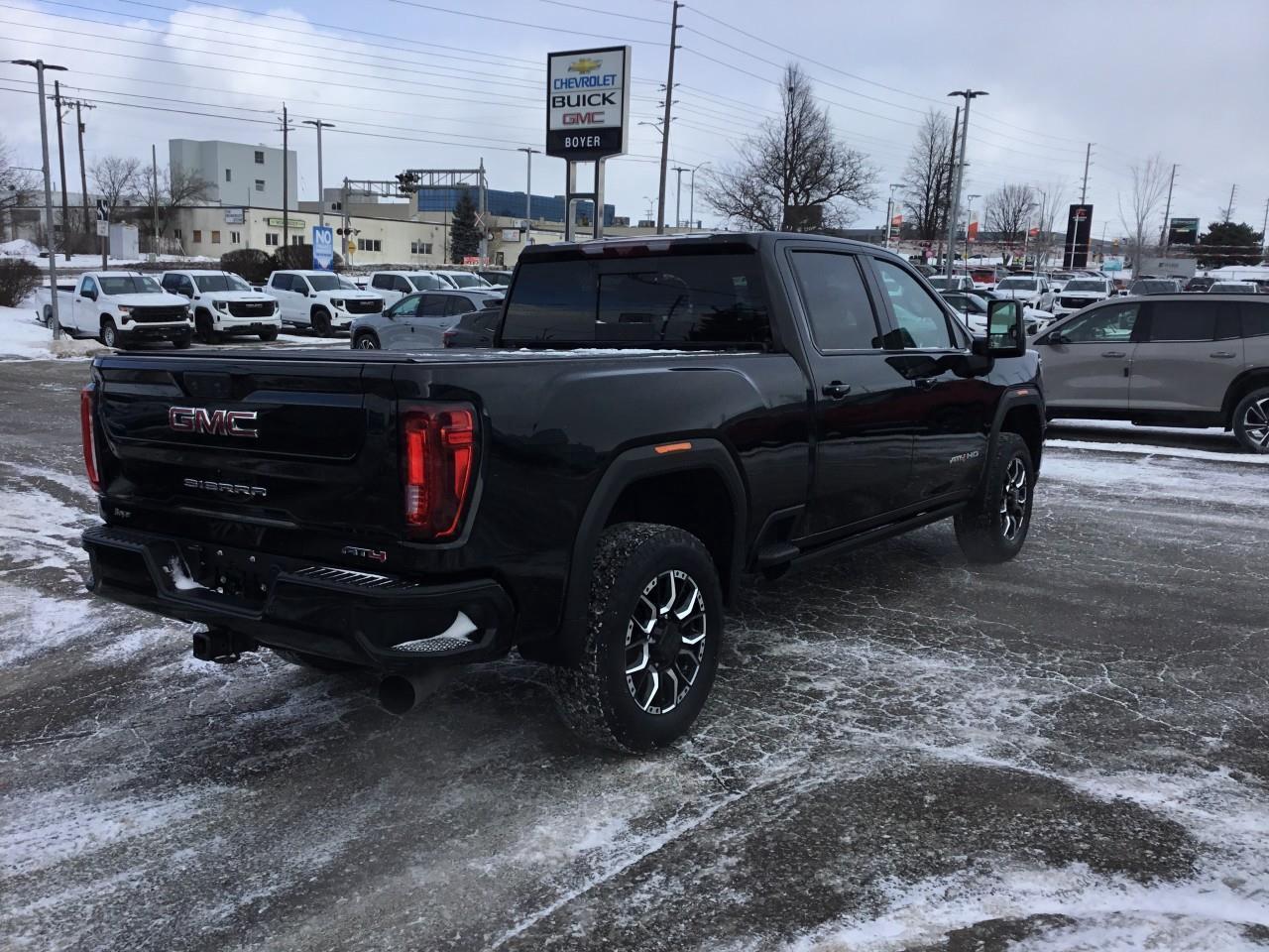 2023 GMC SIERRA 2500HD AT4 Photo