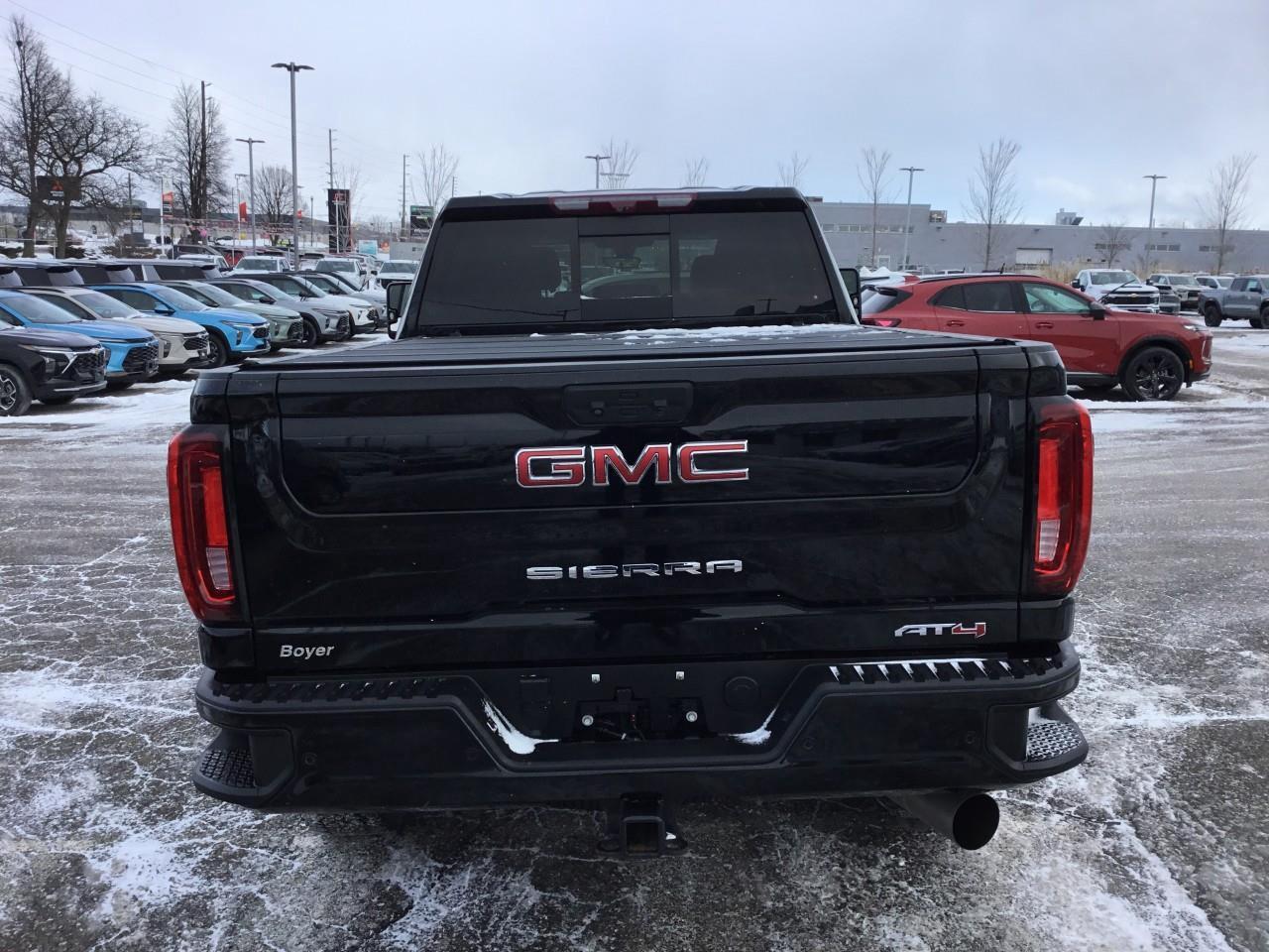 2023 GMC SIERRA 2500HD AT4 Photo